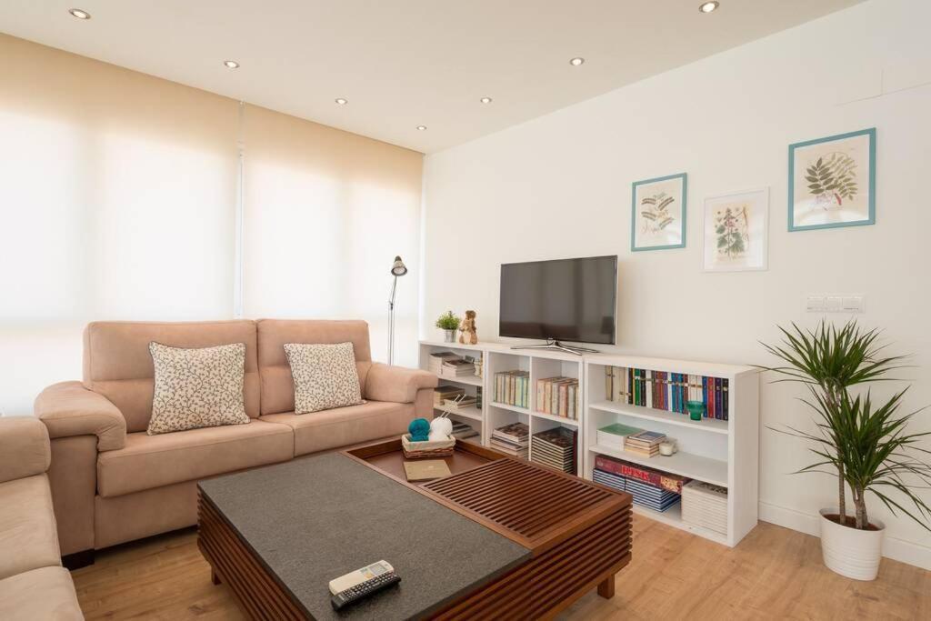Apartament Tgh/ Compas De La Victoria *