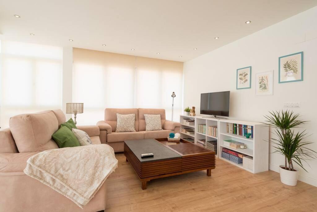 Apartament Tgh/ Compas De La Victoria
